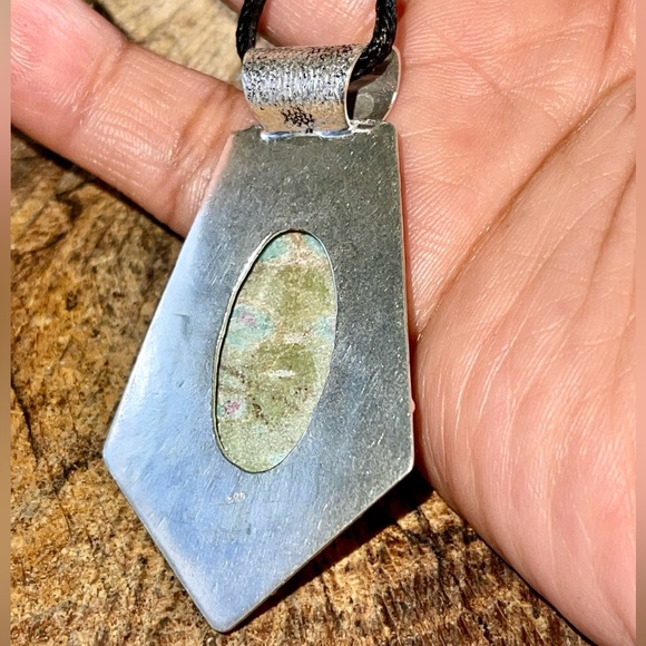 Ruby Fuschite 2 1/2” - Picture 5 of 9